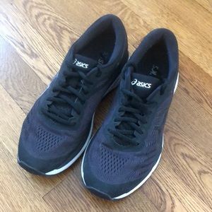 ASICS Gel Kayano 24 - size 8